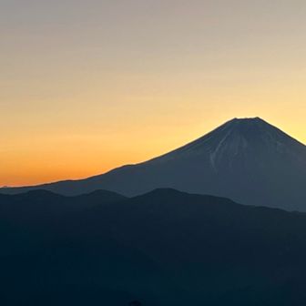 あ、気づいてしまった！
左下ピョンと出たとこ、丹沢蛭ヶ岳😁