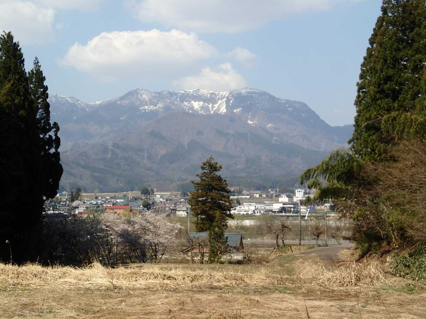 比島の登山口に出ました
大日山がどかーん！