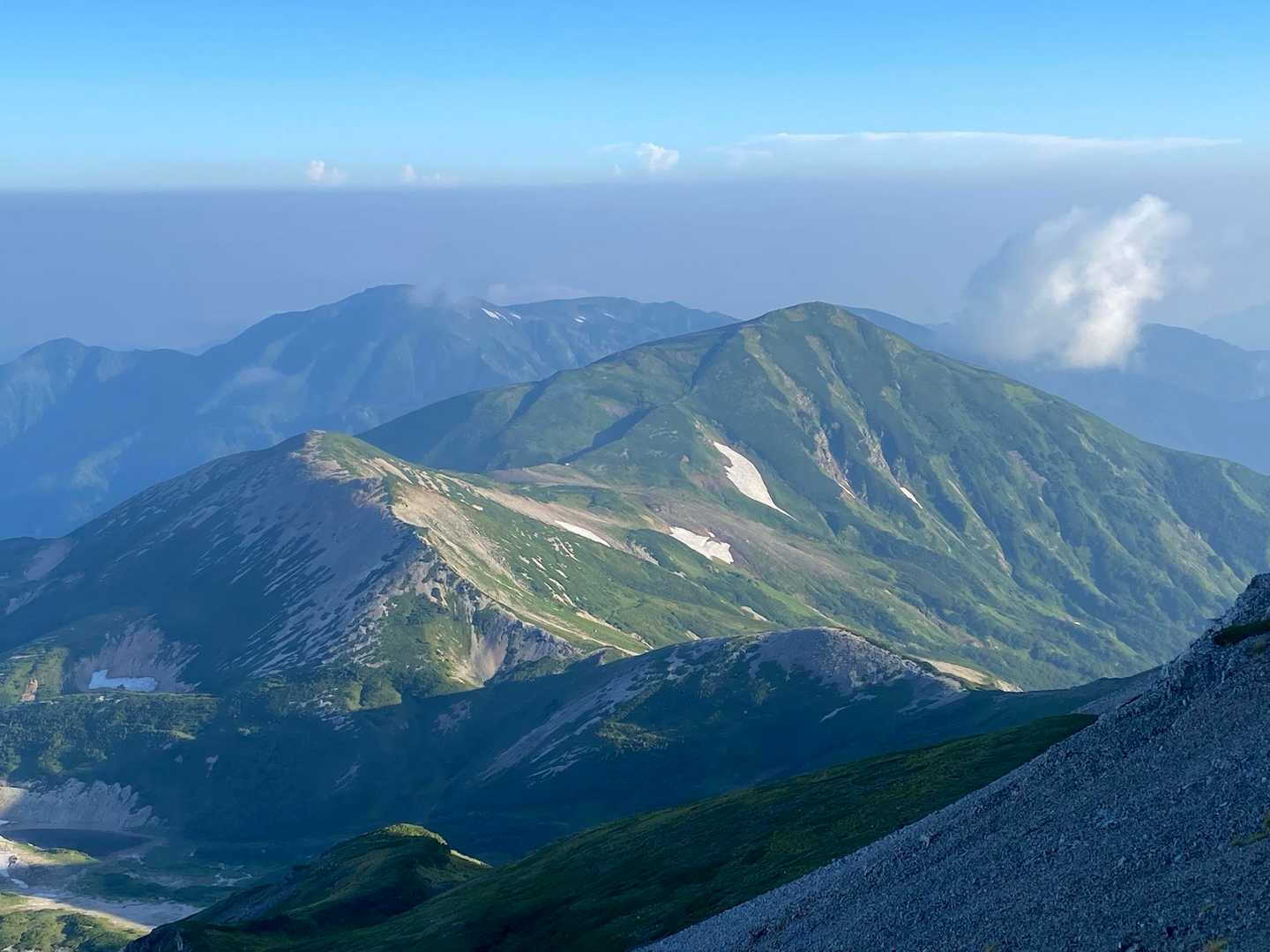 昨日 歩いた道が見える