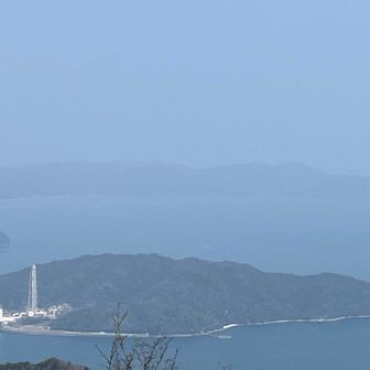 奥には　伊根の舟屋は霞んで見えず