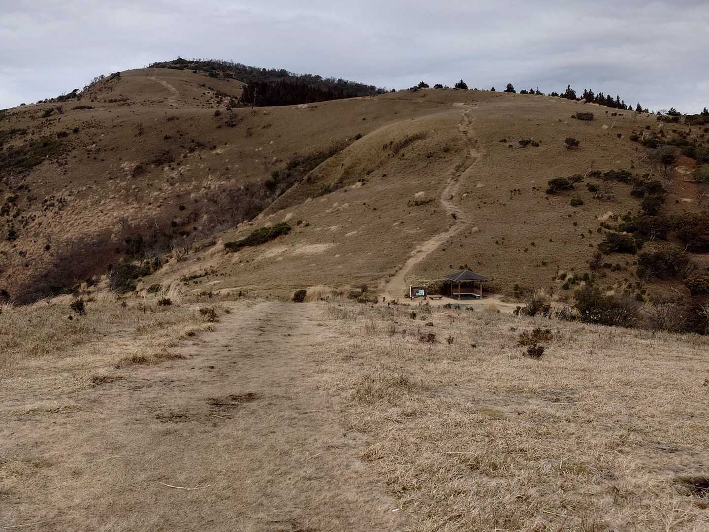 宇久須峠853m