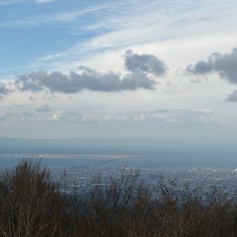 目の前に関空　その後ろに淡路島