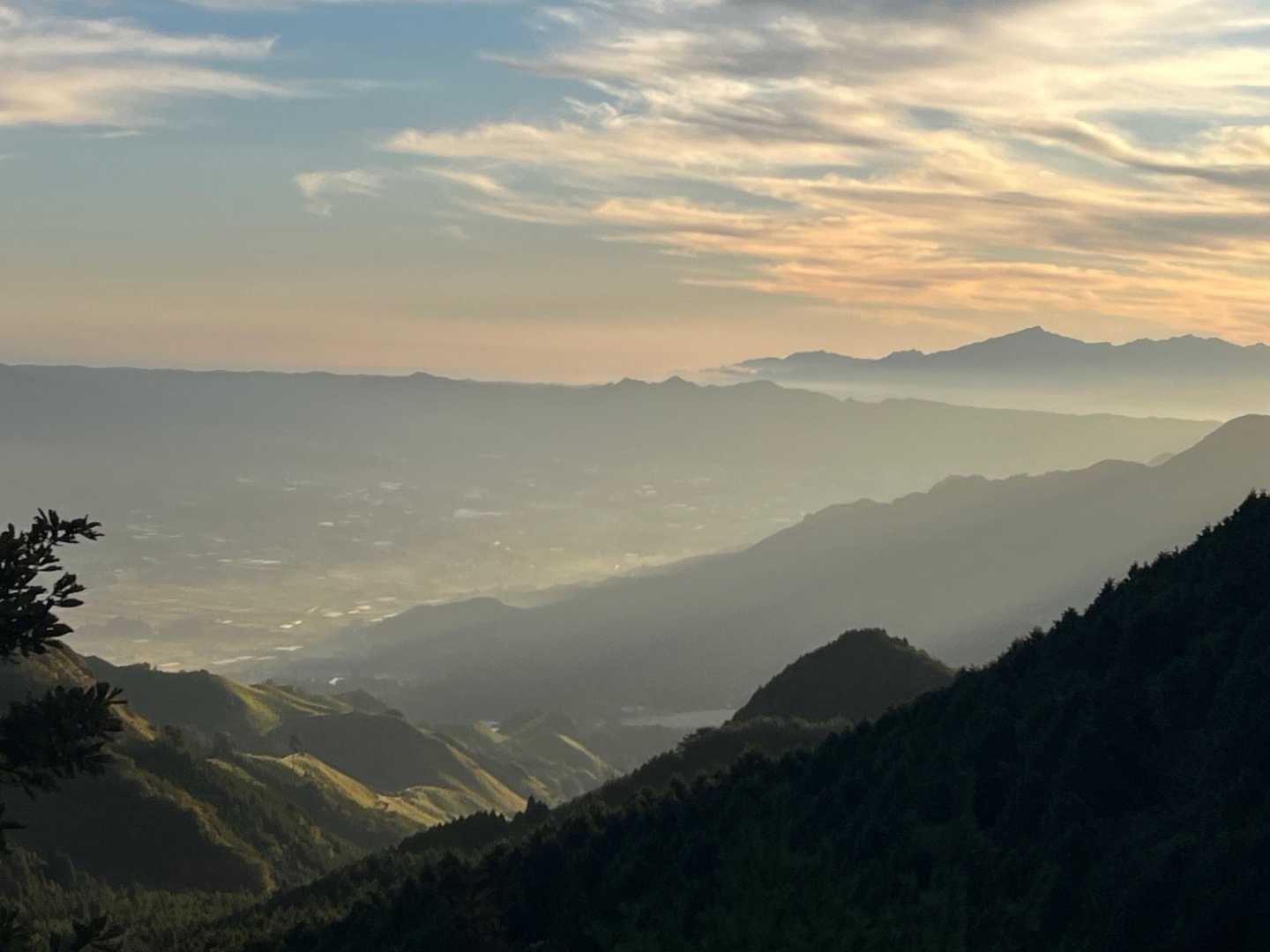 南阿蘇の外輪山と祖母山系