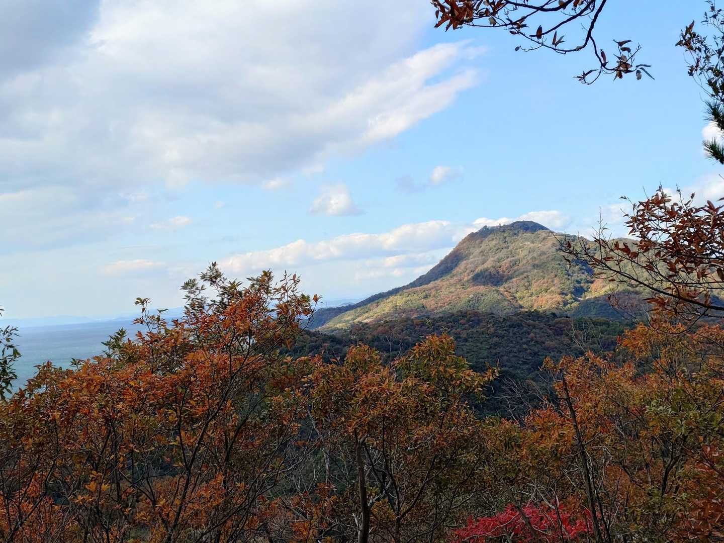向こうに見えるは紫雲出山…　
あってますか❓😅