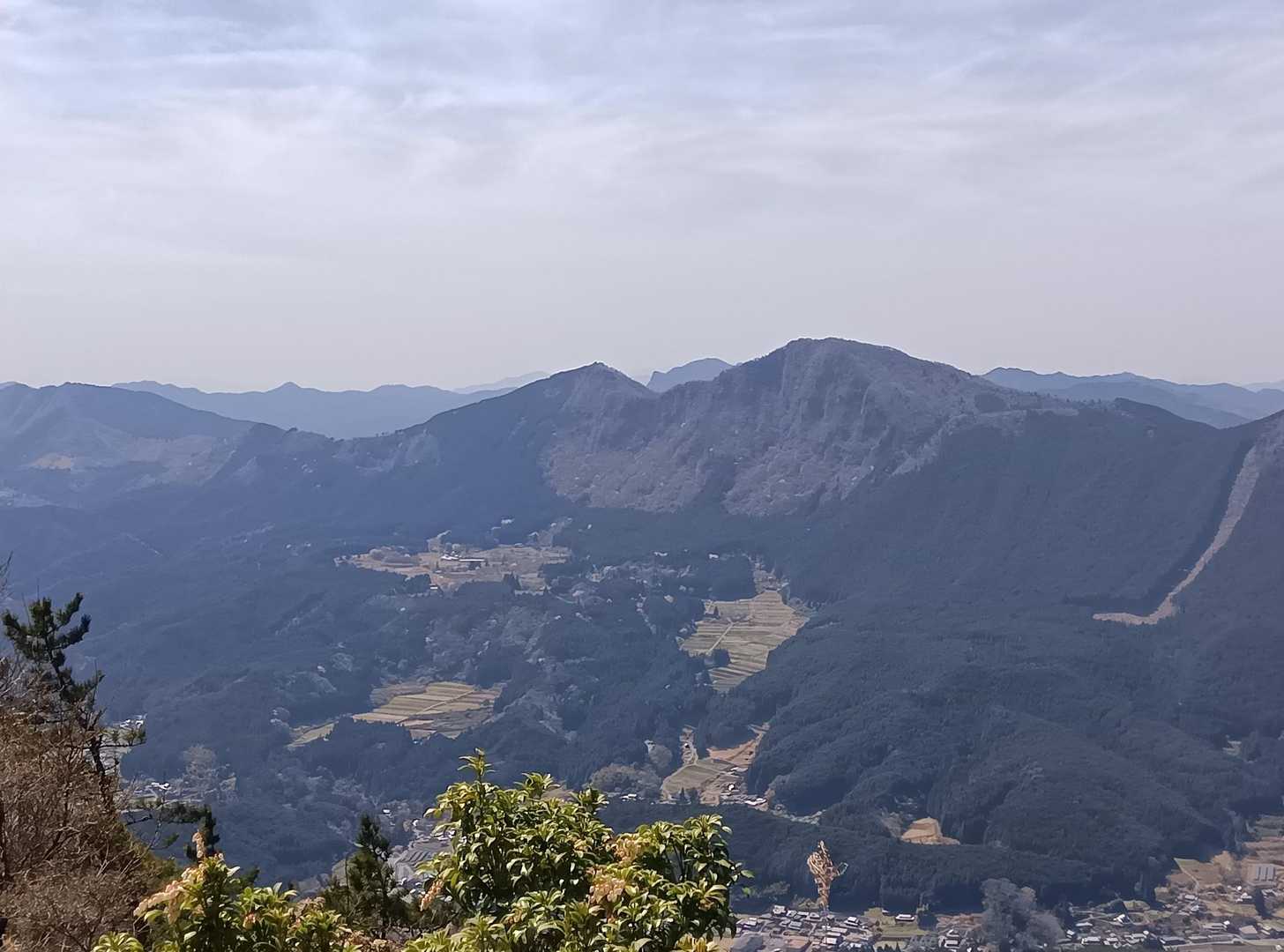 迫力満点の倶留尊山☺️