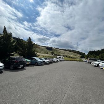 11時前に駐車場に降りて来ました。ほぼ満車！