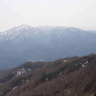 川内山塊…鳴沢峰、菅名岳方面