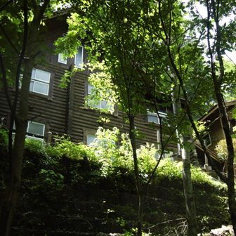 清滝避難小屋に到着。