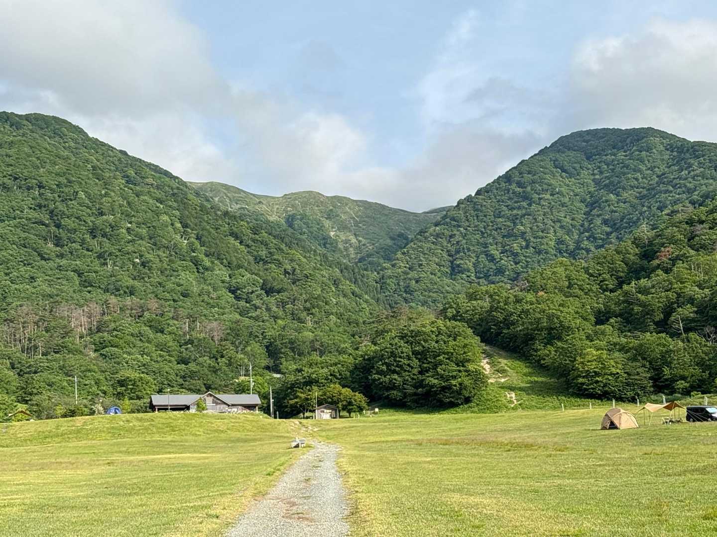 奥にある山が赤坂山か？