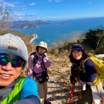 この山頂も絶景です♪     牡蠣の筏がいっぱい
また食べたくなってきた🦪
