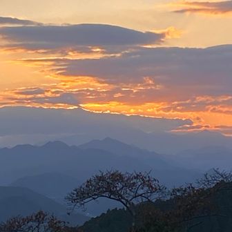 そして沈む夕陽☁️を見て下山！