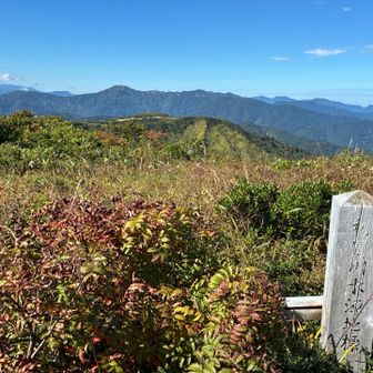 奥金剛に到着、今日はここまで。
見えるのは人形山。明後日に計画しているが台風次第。