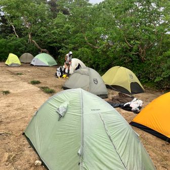 種池のテン場