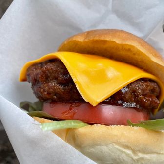 ハンバーグ肉厚😍