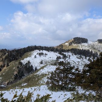まだらの雪も、自分の目で見るとなかなか良い景色だ…