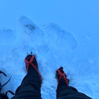 登山口からの登りは岩が多くてアイゼンはかないほうがよかったです