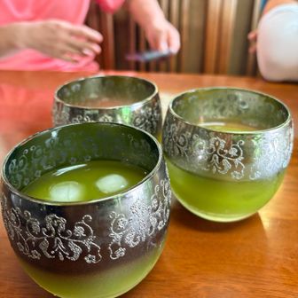グリーンティ300円。めちゃくちゃ美味しい💓