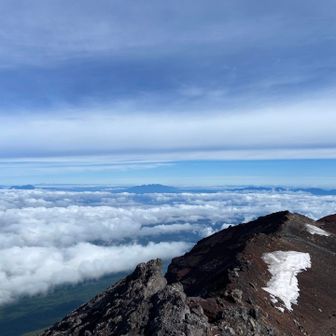 八ヶ岳の向こうの北アルプスまで一望できる