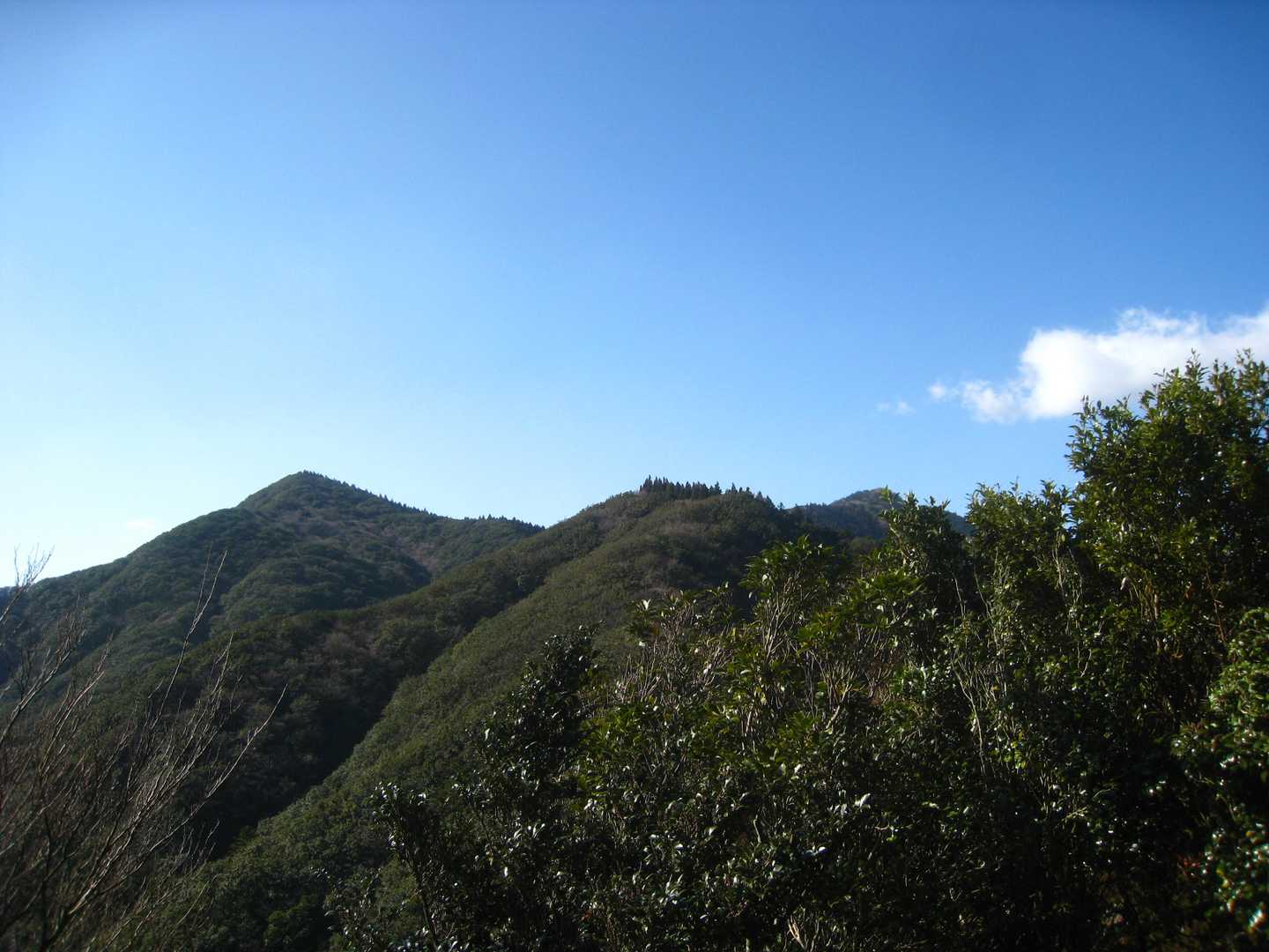 古処山・屏山を眺め…