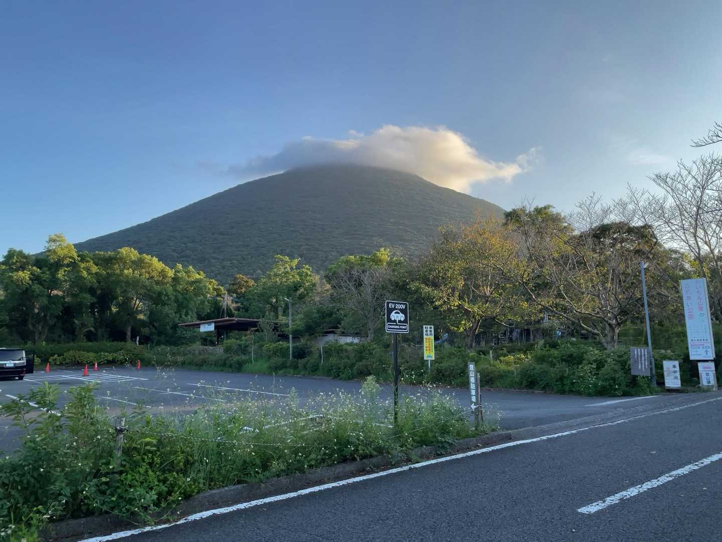 日暮れまでには下山できたが、森林内は結構暗めなので、もう少し早めの出発が良い