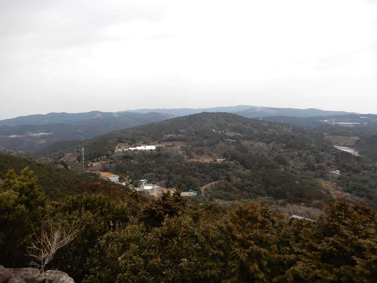 岩に登ると良い景色（要注意です）