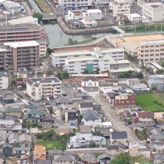 正面が建て直されることでん屋島駅の駅舎
昔よく利用させてもらいました