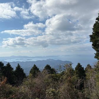 宇和海が綺麗に見えるなぁー
良い天気で気持ちええ