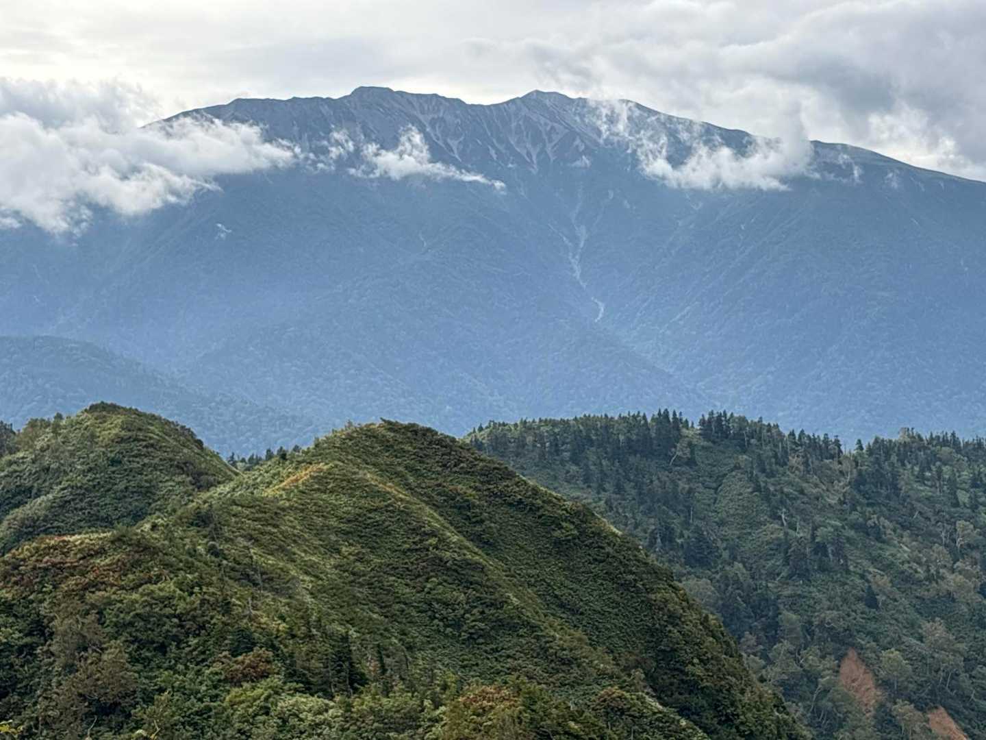 右から薬師岳、黒部五郎岳