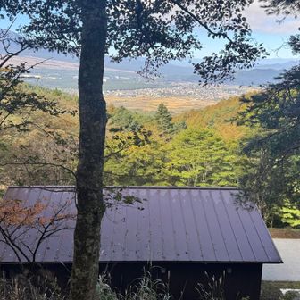 二十曲峠から忍野村を望む