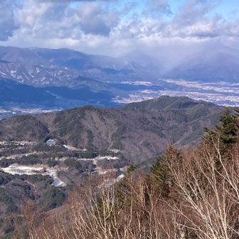 西峰着
高烏谷山にこちらからご挨拶🙋‍♂️
今頃どなたか登られてますかね〜