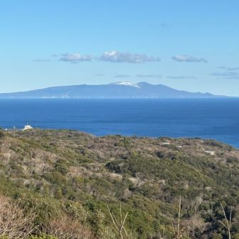 大島の白いものは雪でした、双眼鏡で確認
