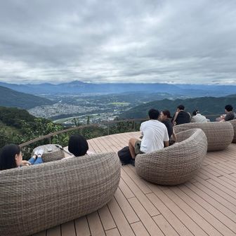 SUSABINOテラスのソファ🛋️
ラブチェア？😅
ひとりでは、座れん🤣