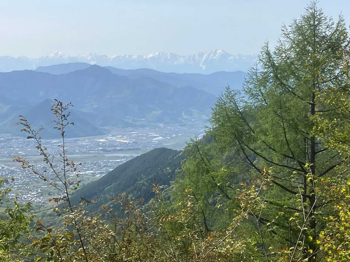 北アルプス見えてました。鹿島槍ヶ岳とかでしょうか。全然違う気もします。