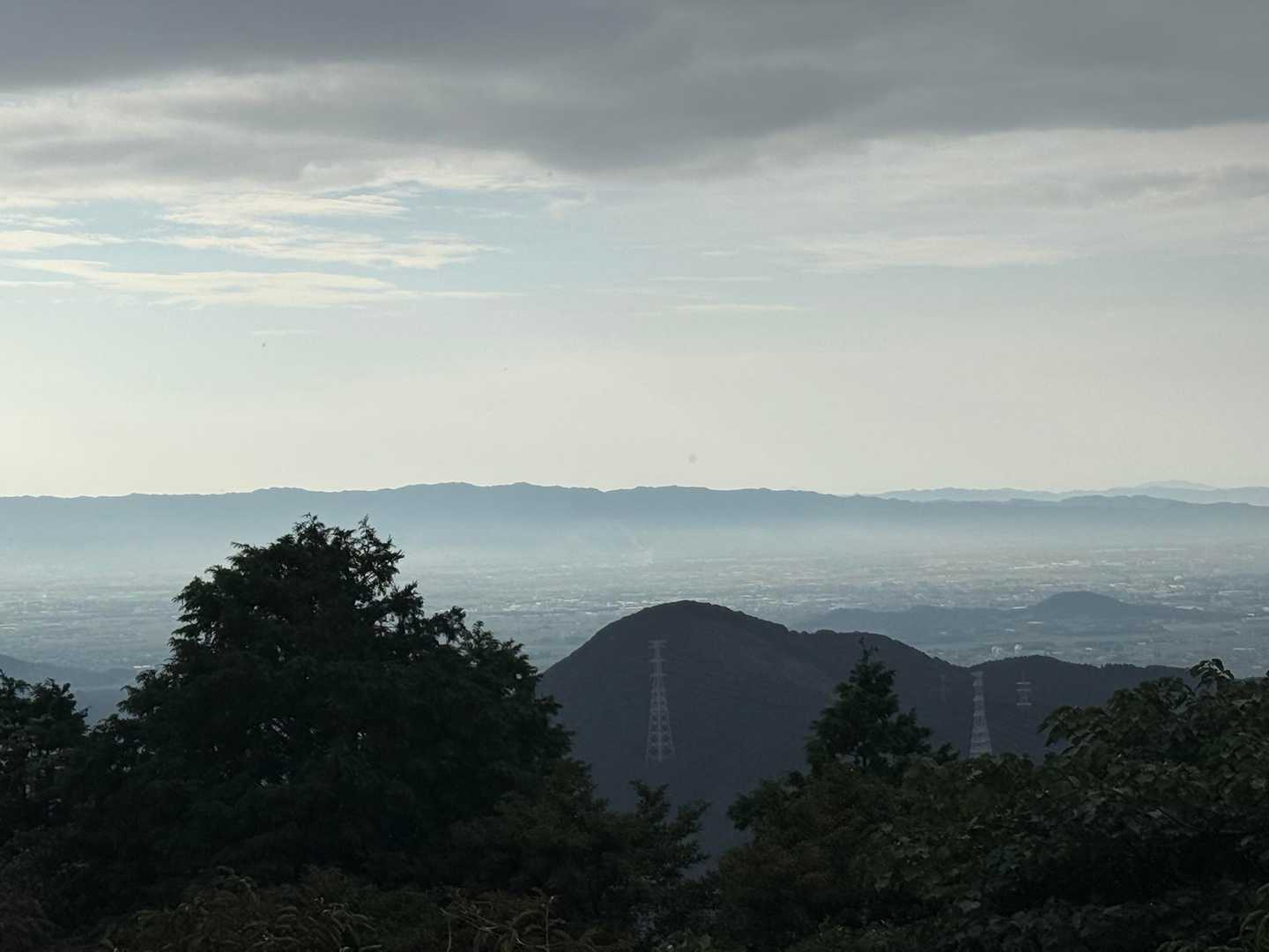 反対側も靄ってるけど晴れてるぅ