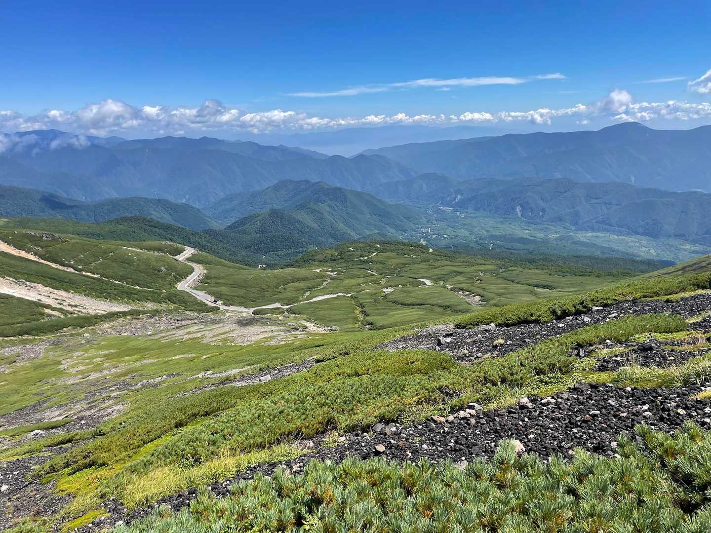乗鞍岳（畳平） | 最短距離の3,000m峰は、雲上の花園や神秘の火口湖も魅力の写真