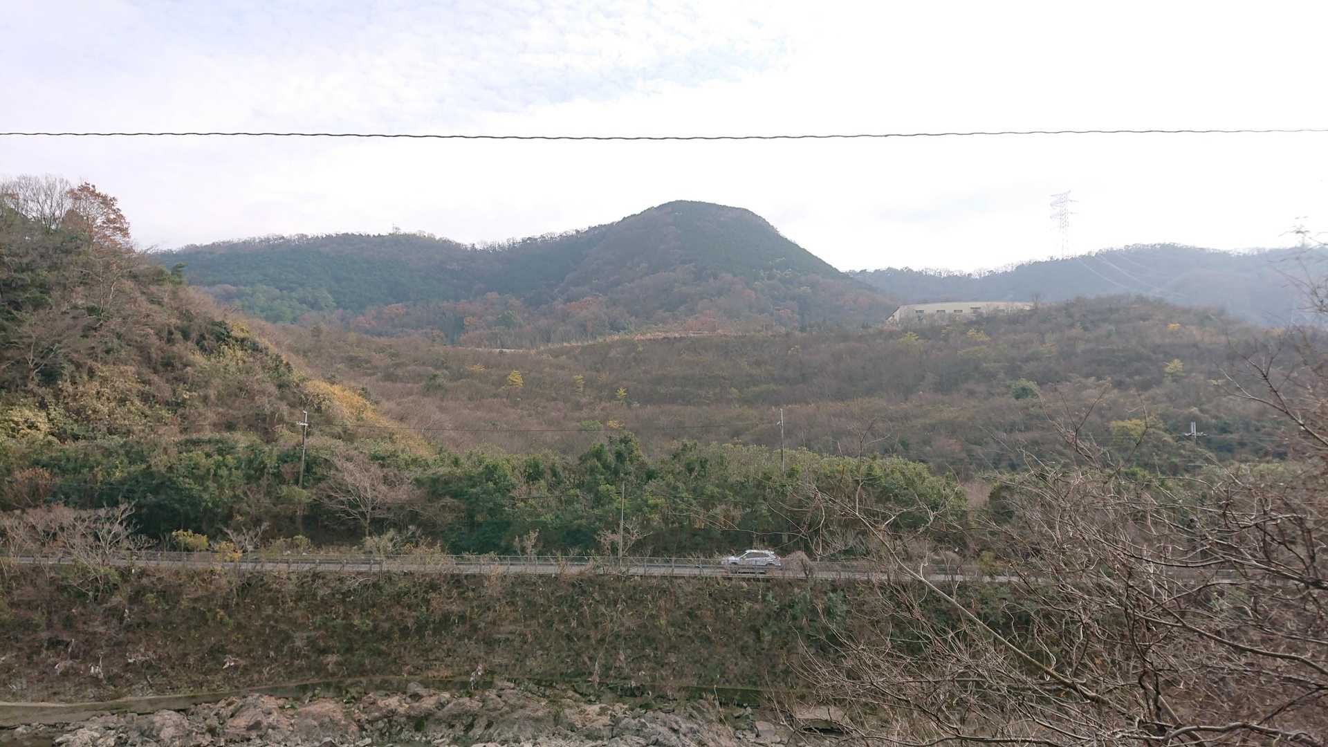 対岸に登ってきた明神山が見えます。この後バッテリーがなくなったので写真はここまで🙇