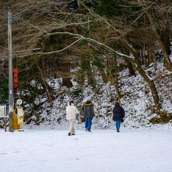 豊前坊の温度計はマイナス2度。