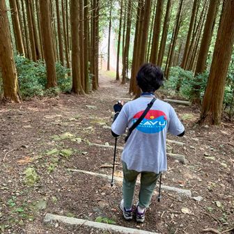 この角度で下山はヤバいなぁ📐