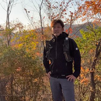 ピークゲット
誰もおらんので自撮り(笑)

景色が綺麗すぎて顔が緩む😊