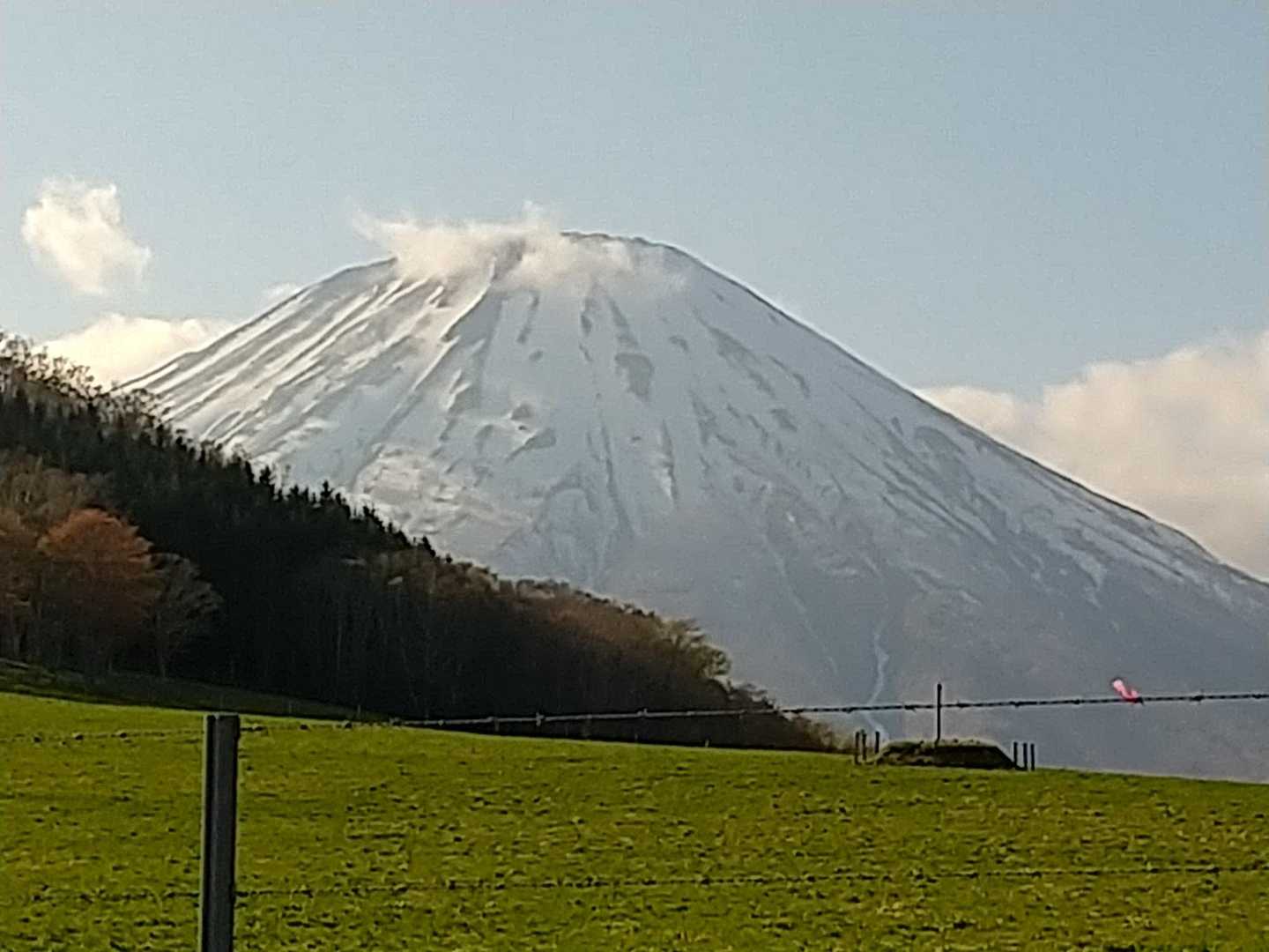 車で下山中の羊蹄山