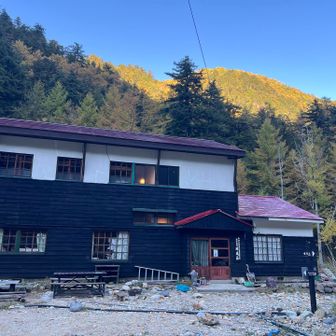 小屋の方にまた来年戻ってきますねとご挨拶して晴嵐荘をあとに。