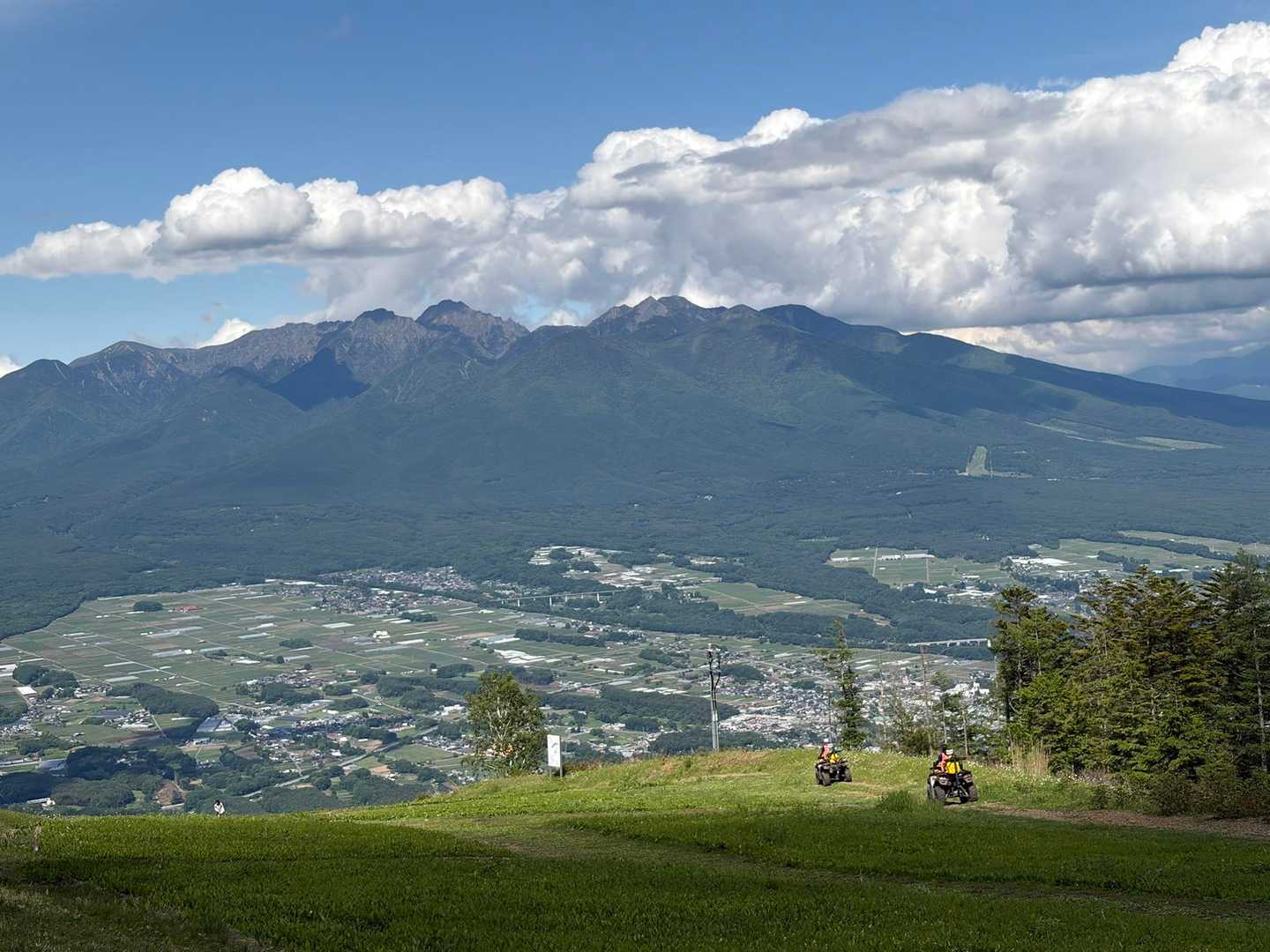 八ケ岳とバギー