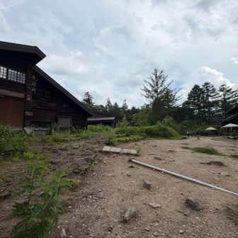 山小屋到着、やっと休めます