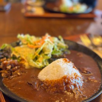 ホテルに戻って、お昼です🫶
昨夜も自宅カレーだったのにここでもカレーにしました🍛
もちろん、夜も自宅カレーでしたよ(笑)