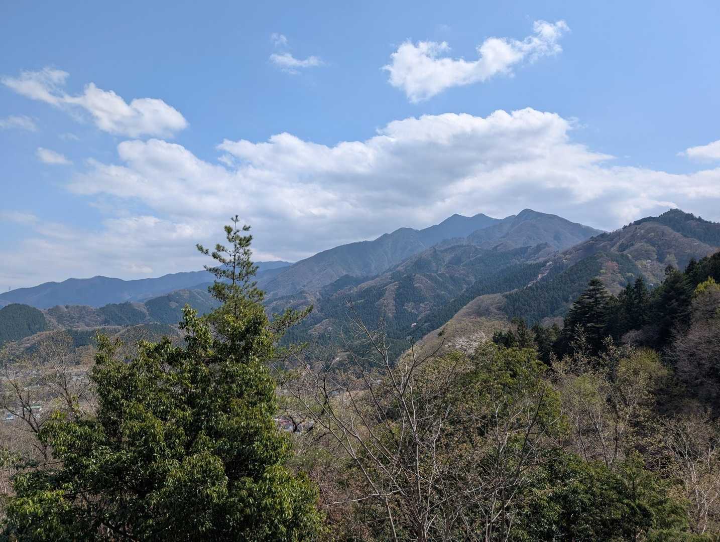 今日は良い天気でよかた。山々が見えます。
