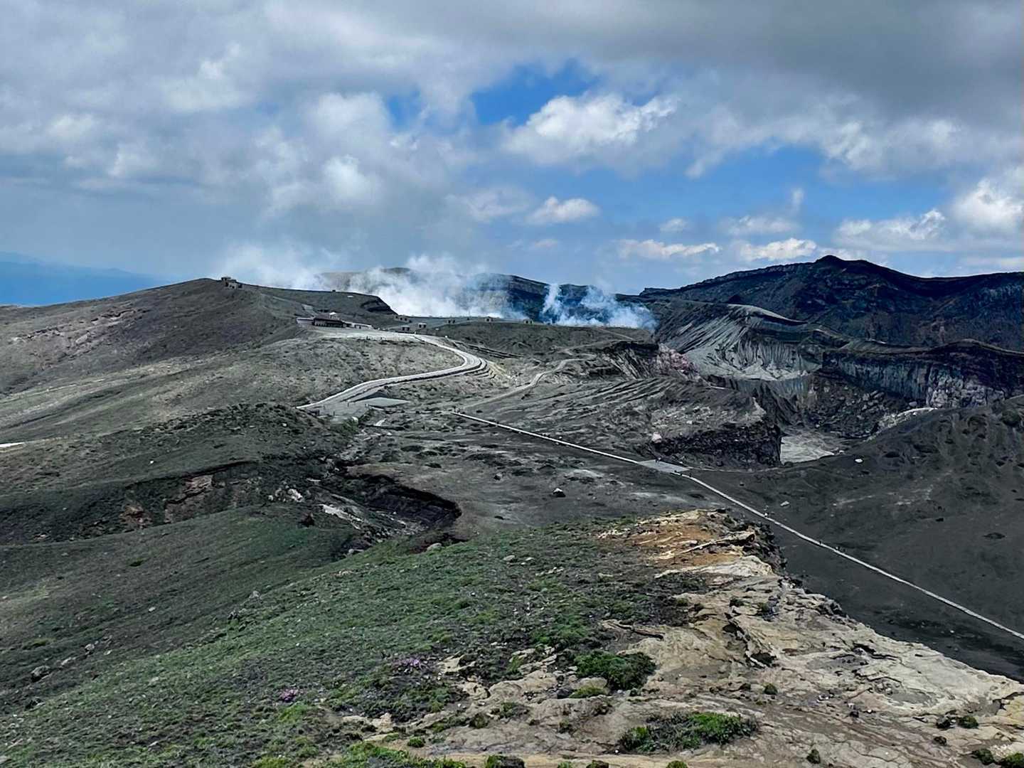 皿山の肩です⚠️今、火口見学は規制されてます