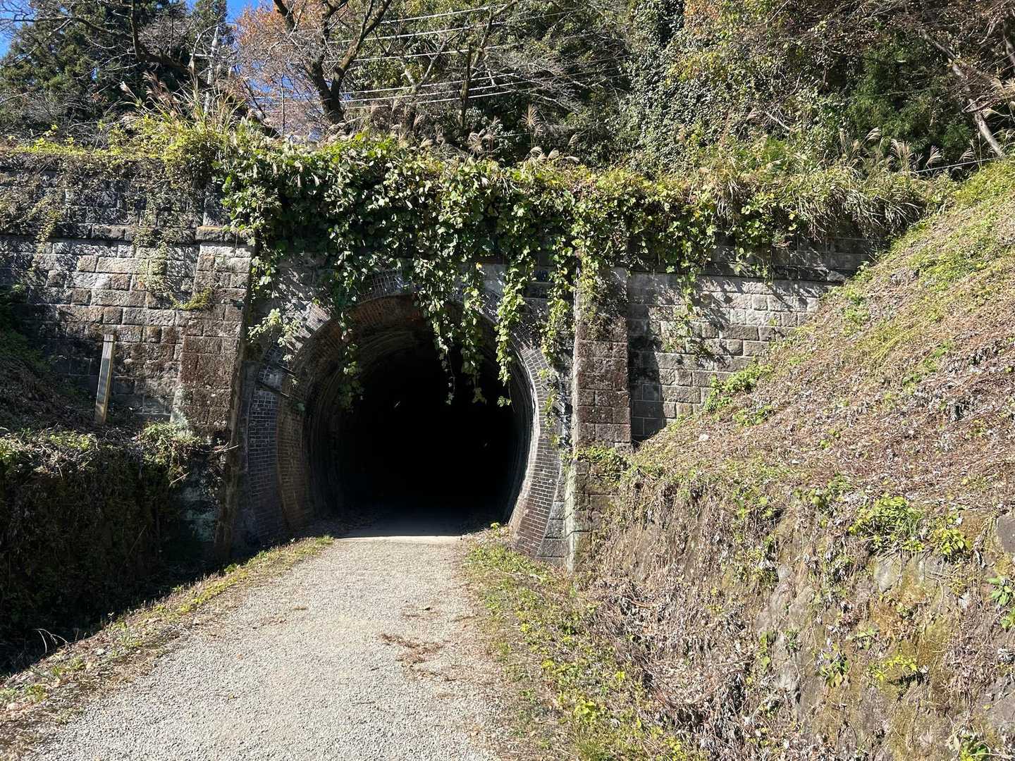 トンネル一つ目！