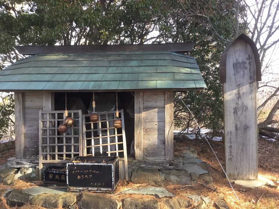 山頂の神社