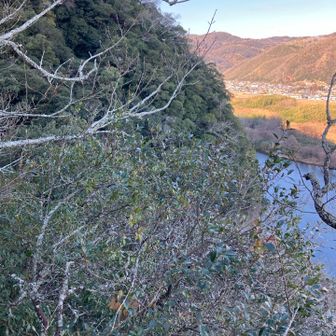 さっき抜けてきたリバーサイド