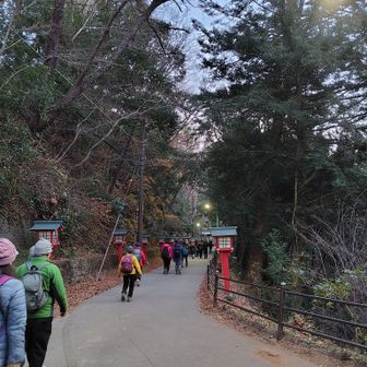 急いでケーブルカー駅へ
